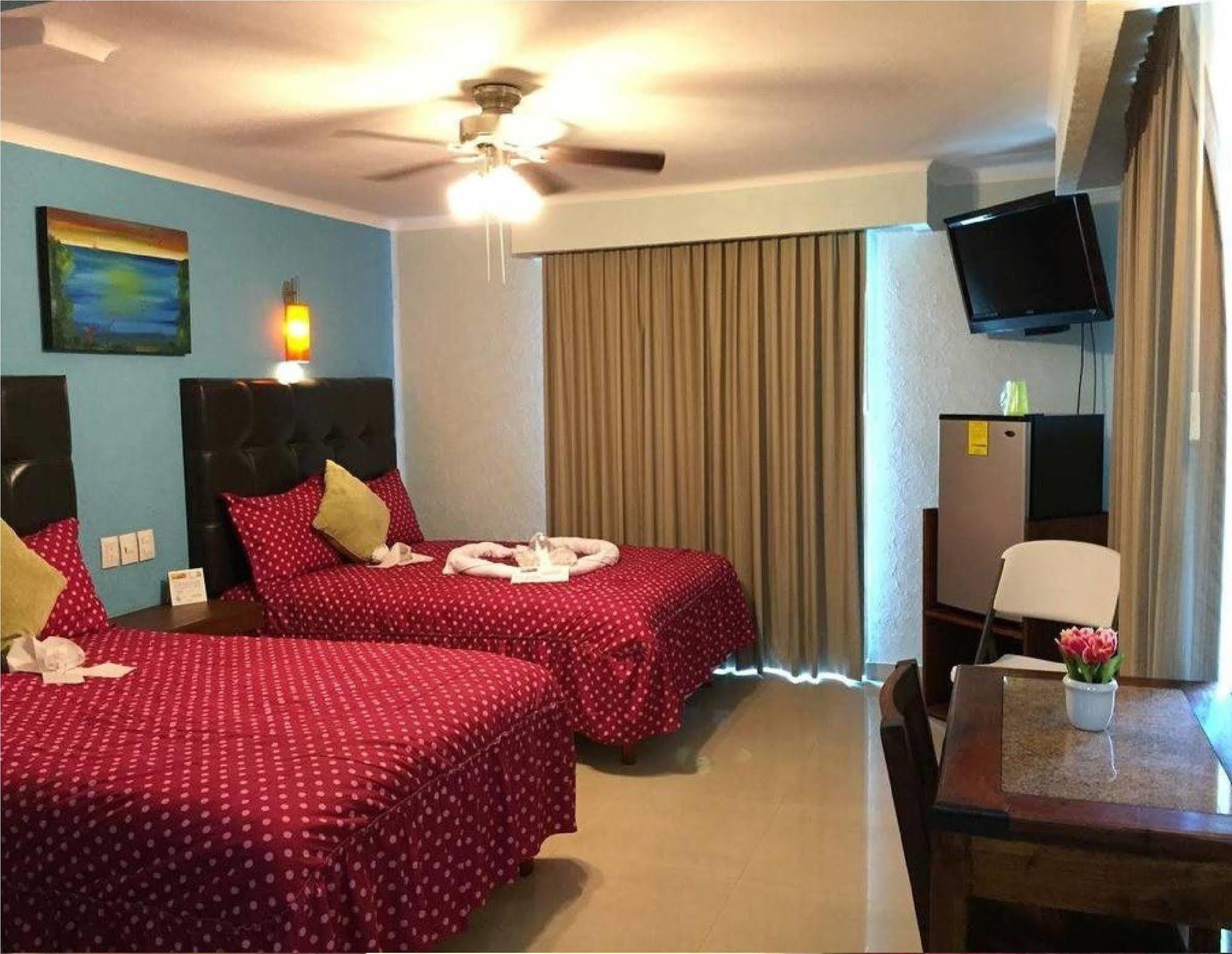 Hotel Isleno Исла Мухерес Екстериор снимка